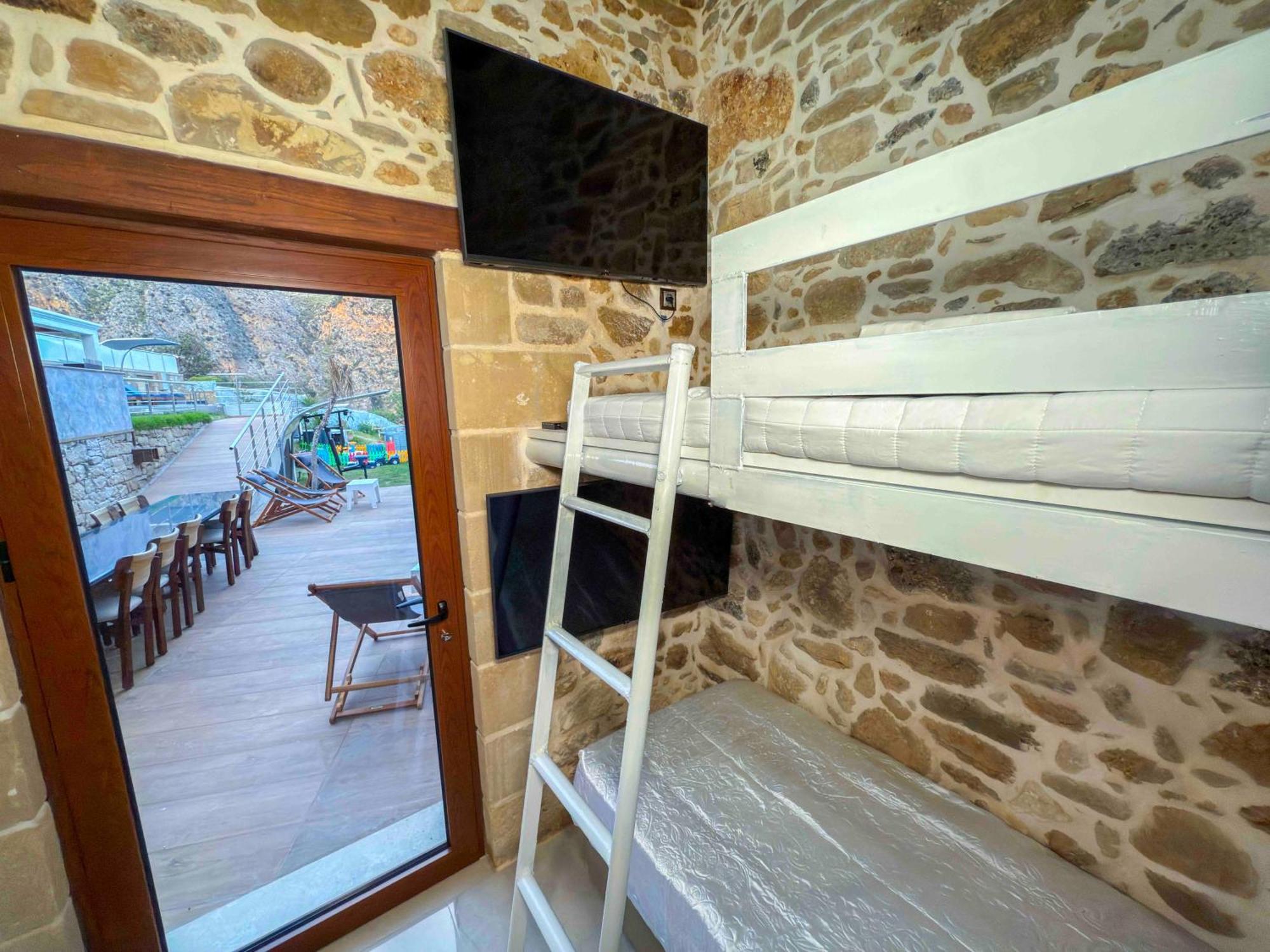 Heated Private 50sqm Pool, Jacuzzi, Spa - Ozone&Salt - Villa Rokka Kíssamos Esterno foto