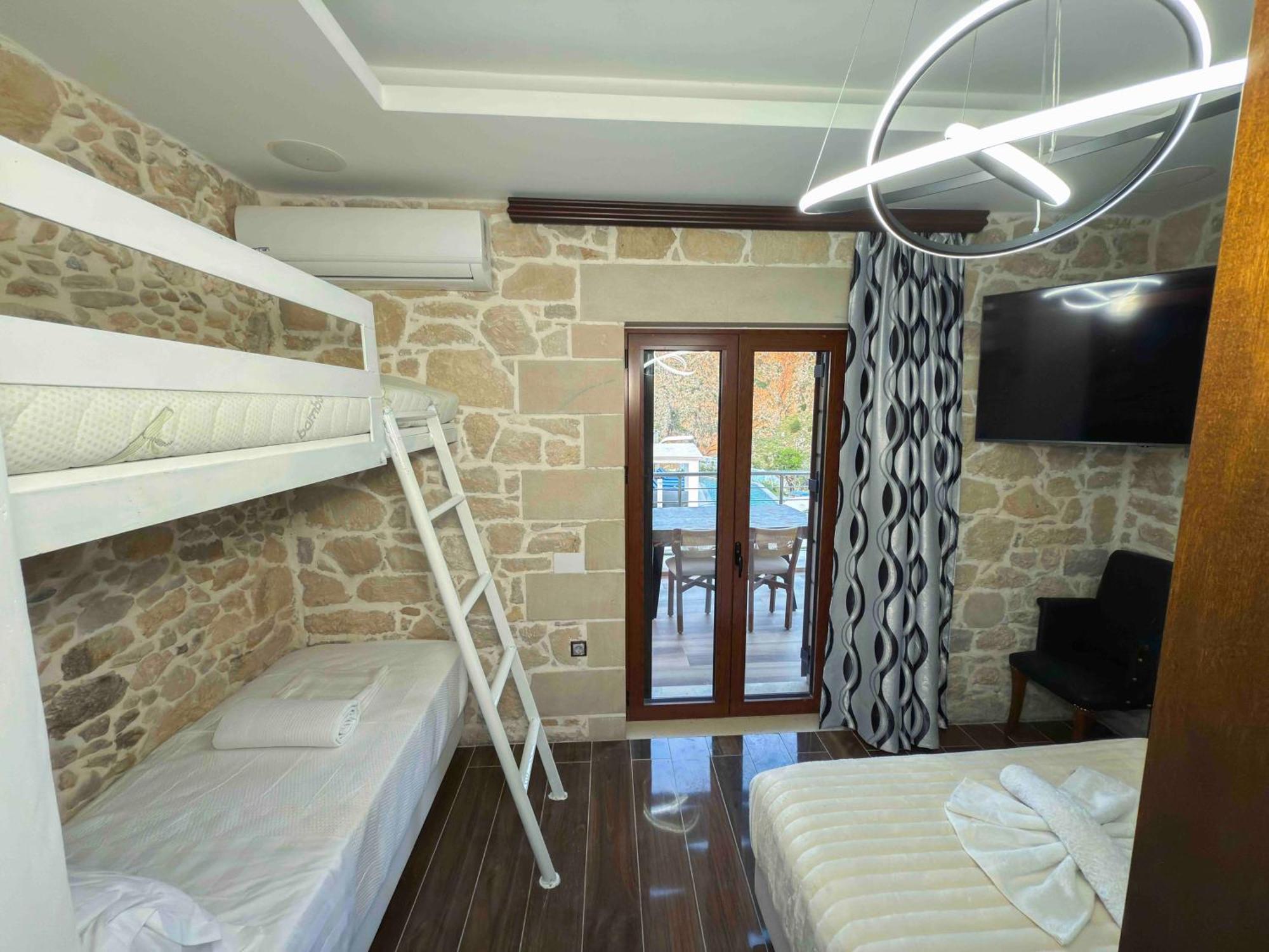 Heated Private 50sqm Pool, Jacuzzi, Spa - Ozone&Salt - Villa Rokka Kíssamos Esterno foto